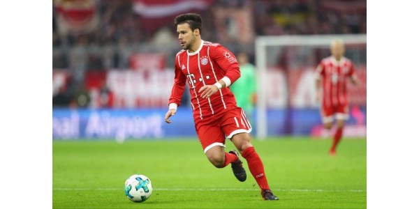 Paris Saint-Germain merkitsee Bernatin